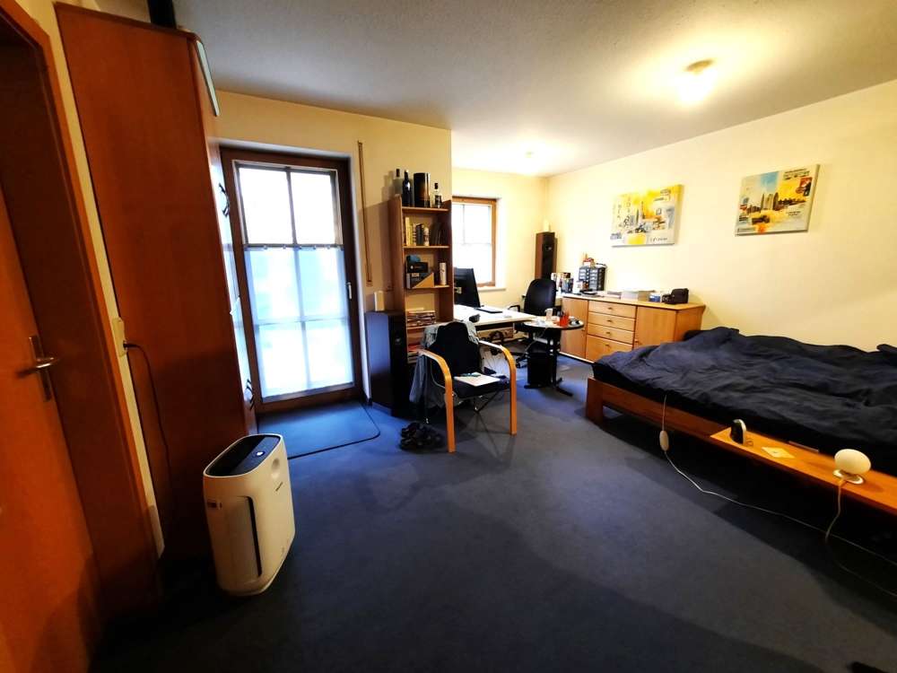 Immobilie in Adelzhausen - 2 Zimmer-Gartenwohnung mit sw Ausrichtung und ca. 80 m² alleinige Gartennutzung inkl. TG-Stellplatz! - Bild 0