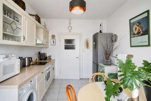 Düsseldorf-Eller: Charmante 3-Zimmer-Altbauwohnung mit Süd-Loggia und Wohnküche – Schlesische Straße 83, 40231 Eller, Düsseldorf – Vorschaubild 4
