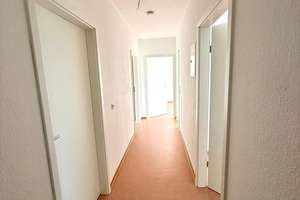 Charmante 4-Raum-Dachgeschosswohnung mit Loggia und sichtbaren Balken in Stadtfeld Ost – Schenkendorfstr. 9 , 39108 Stadtfeld Ost, Magdeburg – Vorschaubild 7