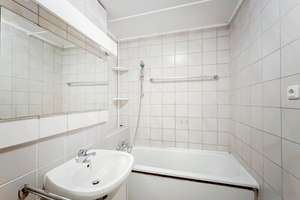 Attraktive, möblierte 1-Zi.-Wohnung mit separater Küche und Balkon im Universitätsviertel Augsburg – Lilienthalstraße 15, 86159 Universitätsviertel, Augsburg – Vorschaubild 10