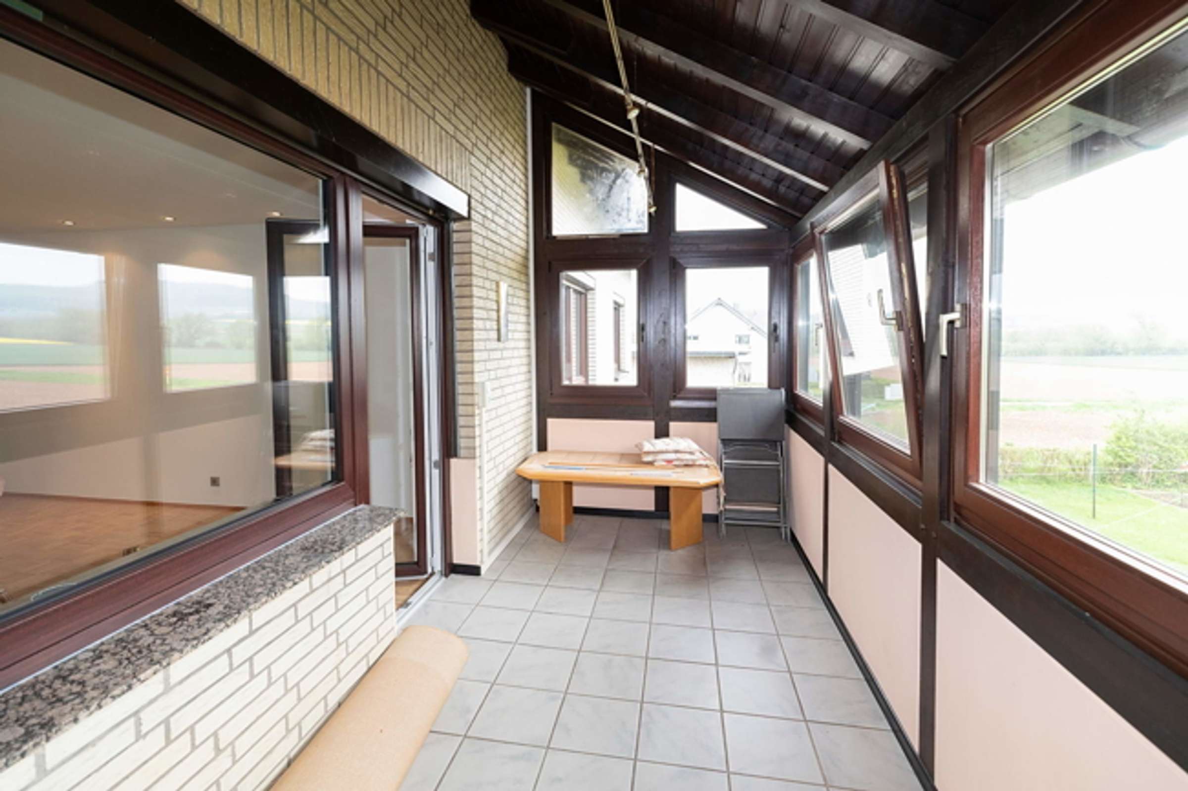 Ansprechende und moderne 5-Zimmer-Wohnung mit herrlicher Aussicht in naturnaher Umgebung