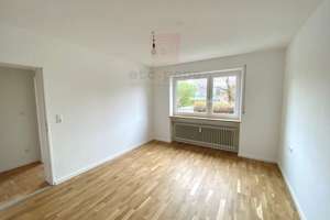 PROVISIONSFREI | Sanierte Hochparterre-Wohnung in ruhiger Lage von Augsburg-Inningen – Die vollständige Adresse der Immobilie erhältst du vom Anbieter., 86199 Inningen, Augsburg – Vorschaubild 1