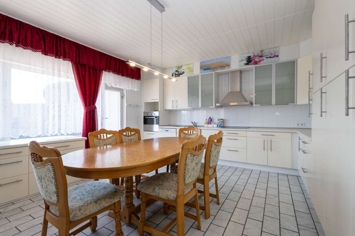 Immobilie in Overath - Overath-Immekeppel:
Ein- oder Zweifamilienhaus mit 5 bis 8 Zimmern - Bild 4