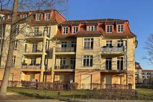 3-Zi-Neubau-Wohnung mit EBK, Fußbodenheizung, Balkon & eigenem Stellplatz vor dem Haus