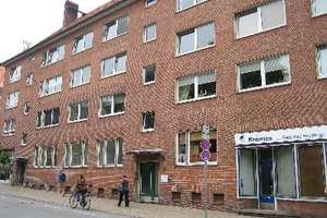 Ansprechende 2-Zimmer-Stadtwohnung – Knooper Weg 50a, 24103 Damperhof, Kiel – Vorschaubild 1
