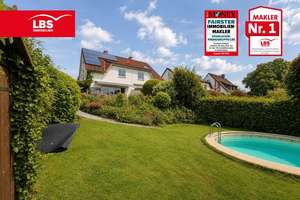  Einfamilienhaus mit Pool, Photovoltaik und gehobener Ausstattung  – Die vollständige Adresse der Immobilie erhältst du vom Anbieter., 42651 Solingen-Mitte, Solingen – Vorschaubild 1