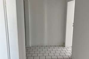 Bottrop-Eigen: Große 2,5 Zimmer Wohnung mit Tageslichtbad – Gladbecker Straße 248, 46240 Eigen, Bottrop – Vorschaubild 4