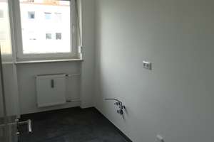 Zentrale 2-Zimmer-Wohnung Laimer Platz, ruhig, Balkon, Durchgangszimmer,  Garage – Fürstenrieder Str. 74, 80686 St. Ulrich, München – Vorschaubild 8