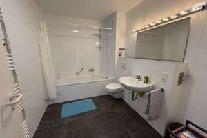 Helle 2-Zimmer-Dachgeschosswohnung mit großer Südterrasse direkt zum Zamila-Park - provisionsfrei – Friedrich-Eckart-Straße 50, 81929 Englschalking, München – Vorschaubild 8