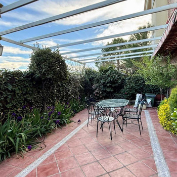 Erdgeschosswohnung mit Garten, Kastanien
