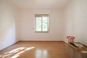 Bezugsfreie Hochparterre-Wohnung mit hohen Decken und zentraler Anbindung – 70374 Schmidener Vorstadt, Stuttgart – Vorschaubild 9
