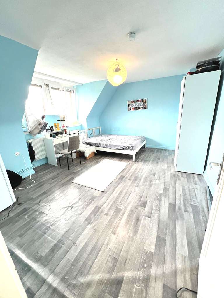 Immobilie in Weil am Rhein - Drei Wohnungen auf einem Stockwerk in attraktivem Mehrfamilienhaus – Ideal für Investoren - Bild 0