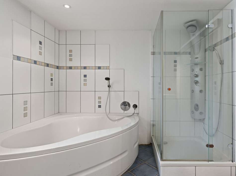 Badezimmer EG