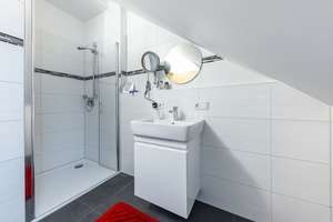 Luxuriöse 5-Zimmer-Wohnung zentral und dennoch ruhig gelegen – Die vollständige Adresse der Immobilie erhältst du vom Anbieter., 81827 Waldtrudering, München – Vorschaubild 20