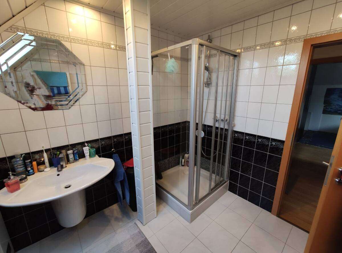 Immobilie in Radevormwald - ZFH in ruhiger Lage mit Carport und großem Grundstück - Bild 6