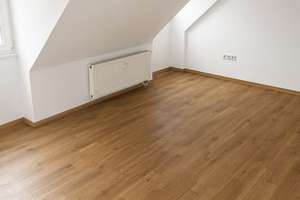 Sanierte Dachgeschoss-Wohnung zu vermieten | 2-Zimmer-Wohnung (70m²) – Blumenthalstr. 2-4, 90429 Himpfelshof, Nürnberg – Vorschaubild 5