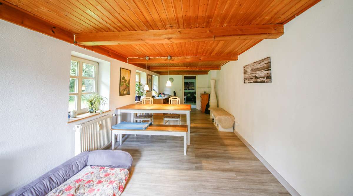 Immobilie in Gelting - Reetdachkate an der Ostsee in idyllischer Alleinlage mit drei Wohnungen  + 2,2 ha Land - Bild 15