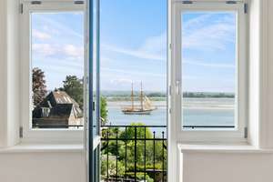 Leben im Treppenviertel: Maisonette-Wohnung mit Terrasse und spektakulärerem Elbblick