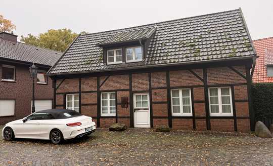 Besonderes Fachwerk-Einfamilienhaus mit Historien-Charme