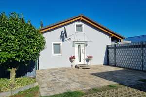 Schönes Einfamilienhaus am Kinzigsee - modern und gemütlich auf 300 qm Pachtgrundstück – Am Kinzigsee 1, 63505 Langenselbold – Vorschaubild 2