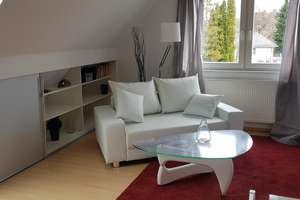 Möblierte 2-Zimmer-Dachgeschosswohnung in München Solln – Die vollständige Adresse der Immobilie erhältst du vom Anbieter., 81477 Obersendling, München – Vorschaubild 1