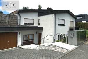 Top gepflegtes Einfamilienhaus mit Einliegerwohnung! – Zollernalbkreis – Vorschaubild 1