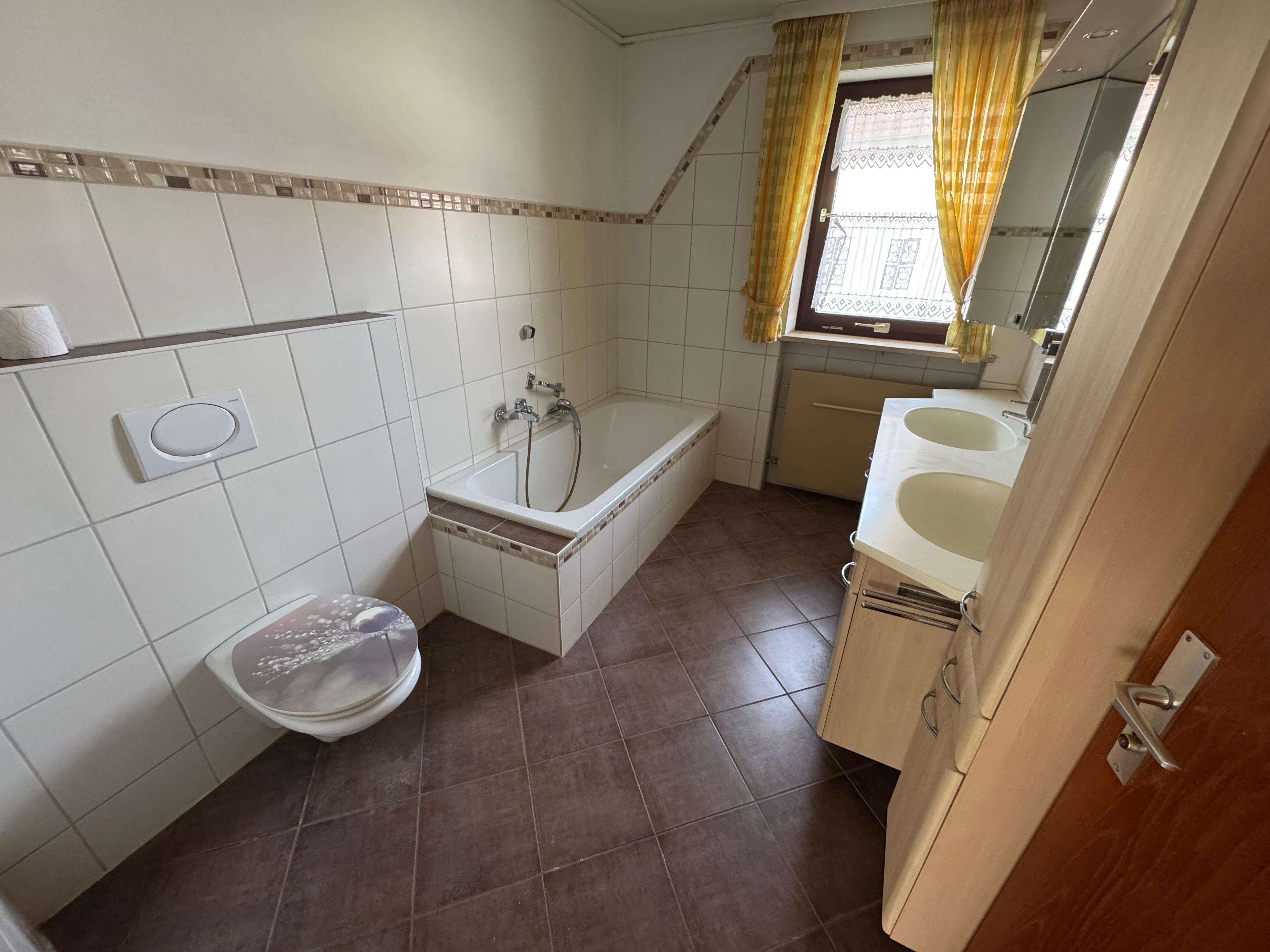 Immobilie in Gerolsbach - Hofstelle mit zwei Wohnhäusern und Scheune in Gerolsbach OT Junkenhofen zu verkaufen! - Bild 4