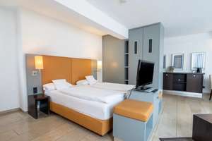 3. Möbliertes Apartment - Zentral und luxuriös Gemütliches Apartment Typ 3 – Charlottenstraße 60, 40210 Stadtmitte, Düsseldorf – Vorschaubild 1
