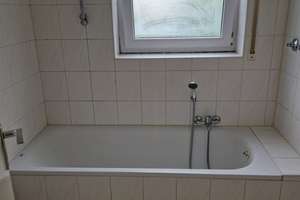 4-Zimmer-Wohnung mit Balkon und Einbauküche in ruhiger Lage von Stuttgart-Weilimdorf. – Rastatter Str. 5, 70499 Weilimdorf (Ortsteil), Stuttgart – Vorschaubild 7