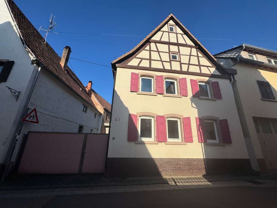 Außenansicht Straßenseite 2