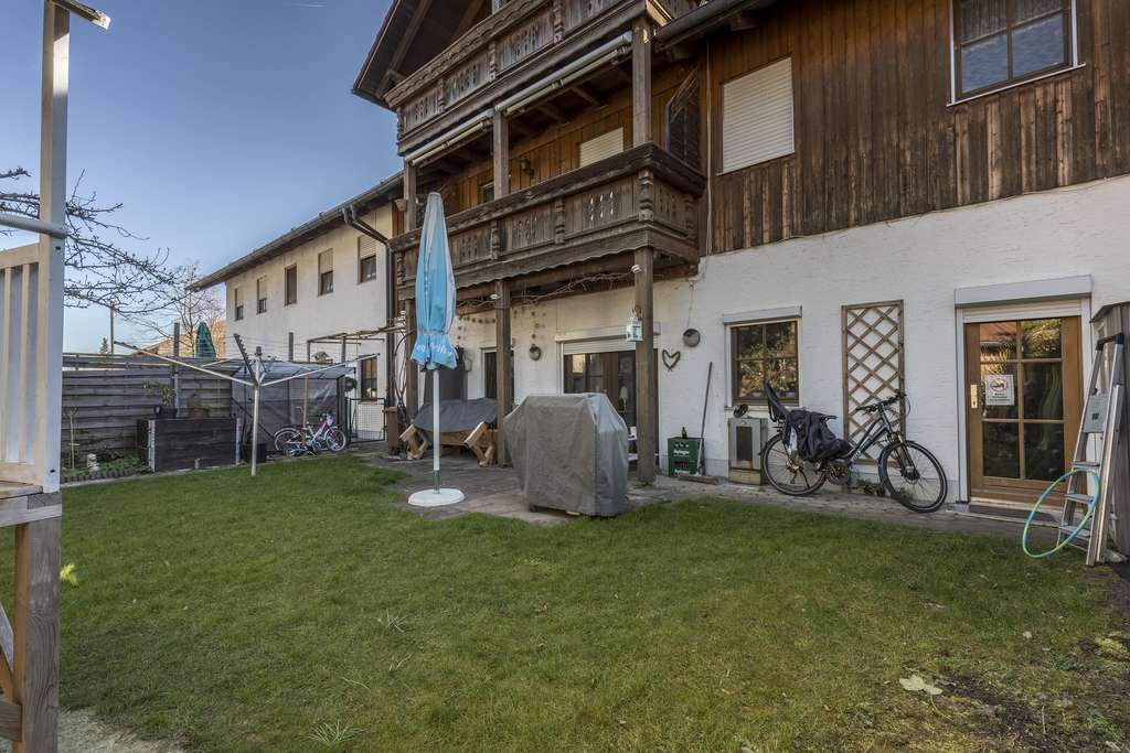 Immobilie in Aying - Grosse Erdgeschosswohnung mit Garten, Stellplätzen und der Möglichkeit einer Gewerbeeinheit! - Bild 0