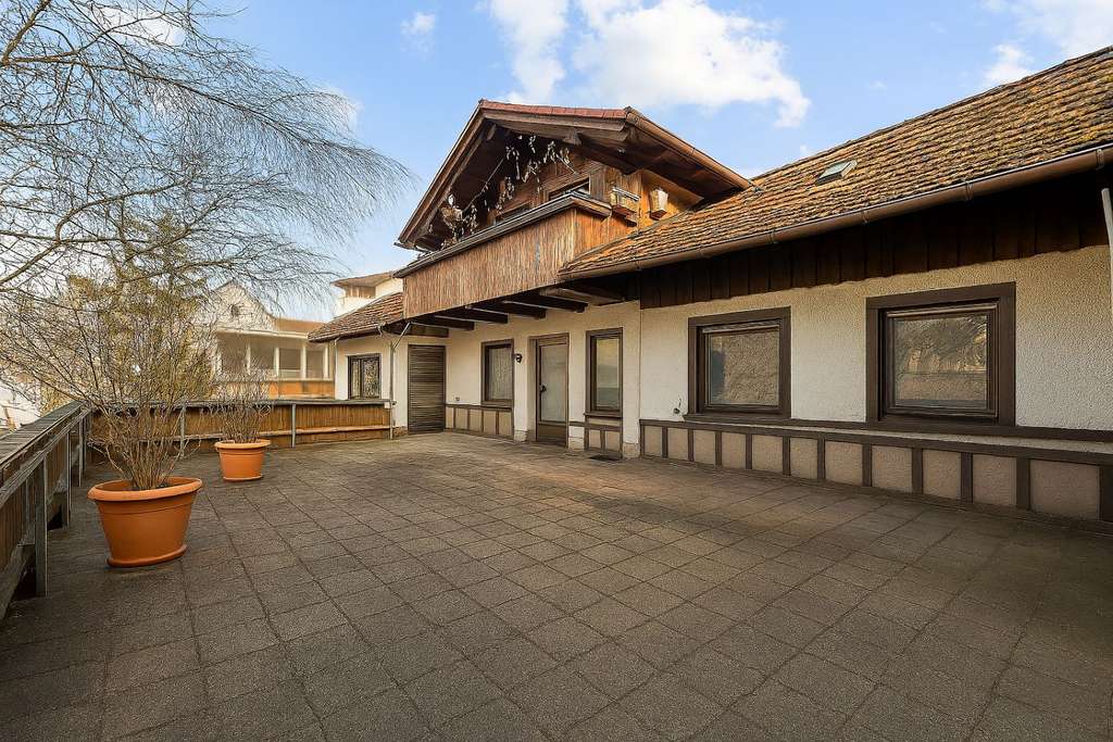 Immobilie in Unterhaching - Helle 3‑Zimmer‑Wohnung mit großer Dachterrasse in zentraler Lage von Unterhaching - Bild 2