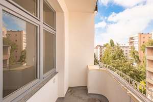 Vermietete 4-Zimmer-Altbauwohnung mit Balkon - großzügige Kapitalanlage in Charlottenburg – Brauhofstraße 15, 10587 Charlottenburg, Berlin – Vorschaubild 7