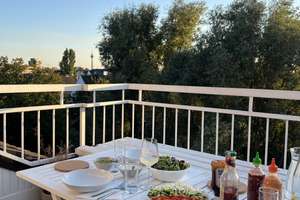 Helles WG Zimmer in Top Lage in Pempelfort in einer 98qm großen Wohnung mit Terrasse
