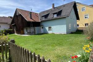 Wohnhaus mit schönem Garten, Garage und perfekter Scheune – Die vollständige Adresse der Immobilie erhältst du vom Anbieter., 93464 Tiefenbach – Vorschaubild 1