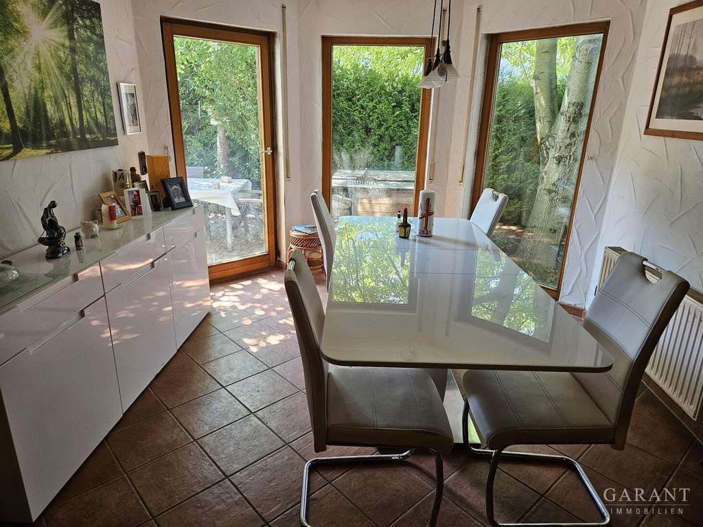 Immobilie in Metzingen - Wohnhaus mit Gewerbeanteil und Nebengebäude - Bild 2