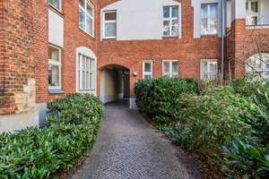 Großzügige 2 helle Z-Wohnung in Wilmersdorf