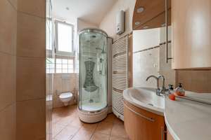 Frankfurt-Westend: Stilvolle 4-Zimmer-Belle-Etage mit Loggia und großem Potenzial – 60322 Westend-Nord, Frankfurt am Main – Vorschaubild 7