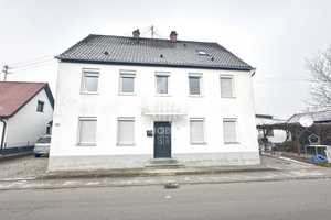 Vielseitiges Wohnvergnügen: Modernes Zweifamilienhaus mit vielseitigen Nutzungsmöglichkeiten! – Neu-Ulm (Kreis) – Vorschaubild 1