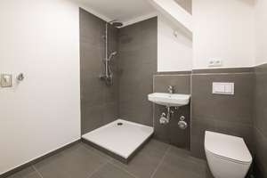 Erstbezug: Lichtdurchflutete Dachgeschoss-Wohnung mit Terrasse, moderner Ausstattung und in Top-Lage – Bismarckstraße 61a, 13585 Spandau (Ortsteil), Berlin – Vorschaubild 9
