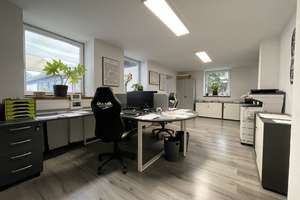 Haus mit 2 großen Whg., Büroräumen und großer Halle für Gewerbe – Die vollständige Adresse der Immobilie erhältst du vom Anbieter., 89447 Zöschingen – Vorschaubild 4