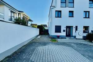 Schönes Reihenendhaus mit Dachterrasse + zwei PKW-Stellplätzen in guter Lage von Riedstadt-Goddelau – Die vollständige Adresse der Immobilie erhältst du vom Anbieter., 64560 Riedstadt – Vorschaubild 71