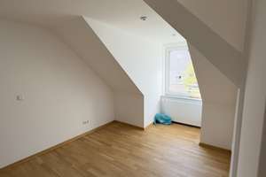 Helle 3-Zimmer Dachgeschosswohnung mit Balkon in Hannover-Döhren – Die vollständige Adresse der Immobilie erhältst du vom Anbieter., 30519 Döhren, Hannover – Vorschaubild 9