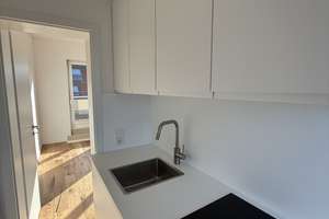 Penthouse-Feeling in Stuttgart:  Rundum-Balkon & TG-Stellplatz (saniert 2024) – Wildunger Straße 43, 70372 Seelberg, Stuttgart – Vorschaubild 4