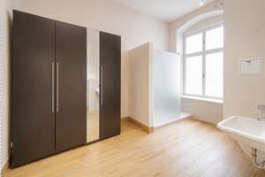Altbaujuwel mit originalem Stuck und sonnigem Südbalkon am Weinbergspark – Die vollständige Adresse der Immobilie erhältst du vom Anbieter., 10119 Mitte (Ortsteil), Berlin – Vorschaubild 12