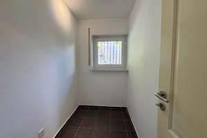 Charmanter Winkelbungalow mit Einliegerwohnung, Doppelgarage und traumhaftem Südost-Freisitz – ideal – Die vollständige Adresse der Immobilie erhältst du vom Anbieter., 69243 Dielheim – Vorschaubild 7