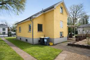 Interessantes Einfamilienhaus mit Doppelgarage und sonnigem Südwestgarten in attraktiver Wohnlage – Die vollständige Adresse der Immobilie erhältst du vom Anbieter., 14621 Schönwalde-Glien – Vorschaubild 3
