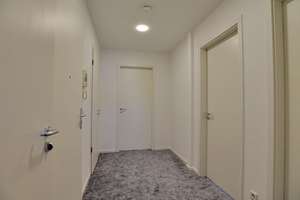Modernisierte 2-Zimmer-Penthouse-Eigentumswohnung mit Dachterrasse – Die vollständige Adresse der Immobilie erhältst du vom Anbieter., 13587 Hakenfelde, Berlin – Vorschaubild 4