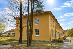 Bezugsfrei ab 1. August: 3-Zimmer-Dachgeschosswohnung mit Dachterrasse in Berlin-Kladow – Die vollständige Adresse der Immobilie erhältst du vom Anbieter., 14089 Kladow, Berlin – Vorschaubild 12