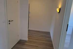 Erdgeschoß-frisch renoviert-separater Eingang-Balkon-Tiefgarage-von Privat – Elmshorner Straße 15, 25421 Pinneberg – Vorschaubild 13